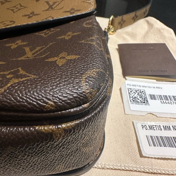 Louis Vuitton authentic petis MM NV M. REV gently warn with new strap - Picture 16 of 17